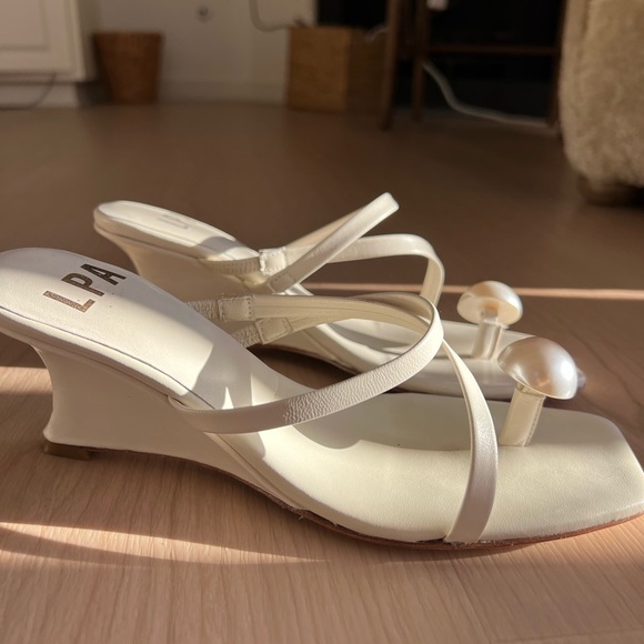 LPA Cream Heels with Pearl Detail - Picture 2 of 2